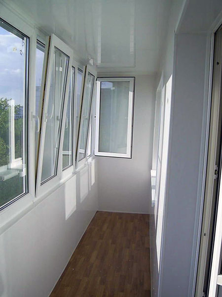 Тёплое и холодное распашное остекление балконов алюминиевым профилем Яхрома