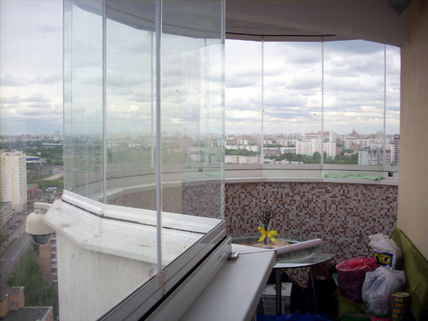 Остекление балконов: эркерных, круглых, закругленных Яхрома