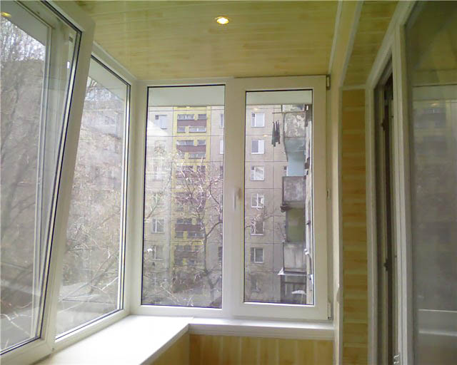 Остекление балкона в панельном доме по цене от производителя Яхрома